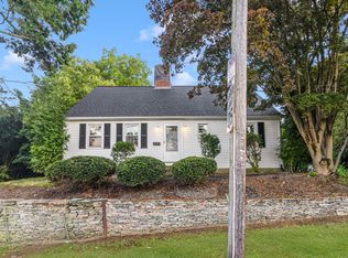 10 Oak Hill Ave, Pawtucket, RI 02860