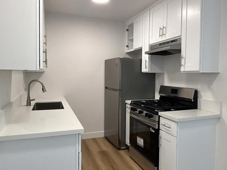 4555 W 173rd St #1 — Photo 5