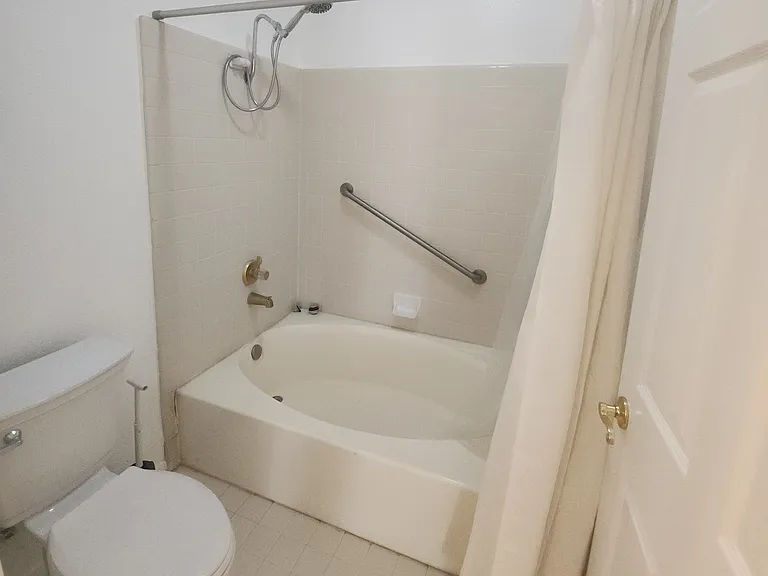 5420 Sylmar Ave #311 — Photo 8