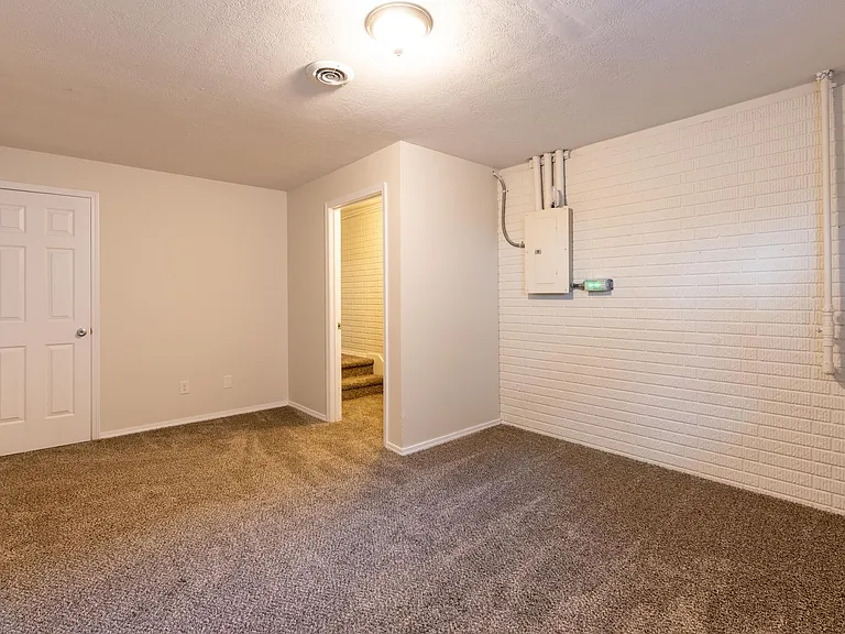 1156 S Grant Ave — Photo 24
