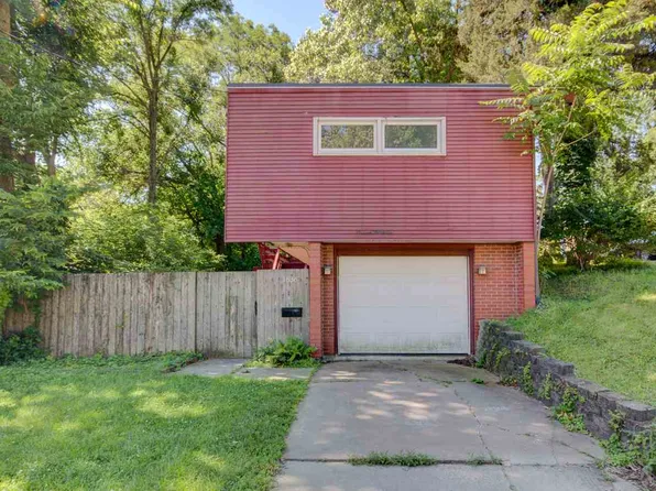 1636 26th Ave, Moline, IL 61265