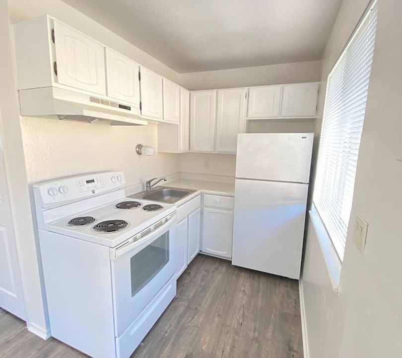 1st image of 518 Avenue Alhambra Unit 3