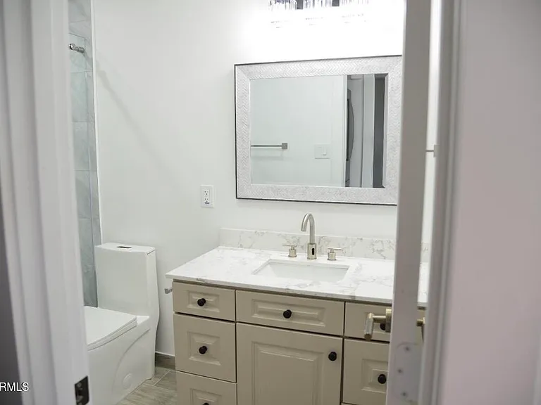 11033 N 16th Ave #3 — Photo 11