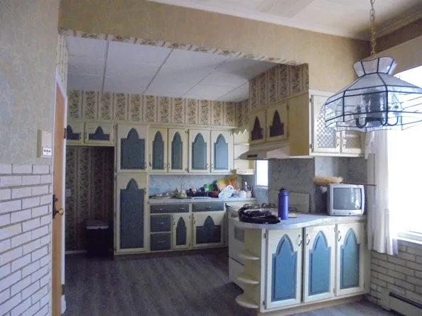 622-624 Kennedy Boulevard image 2 of 11