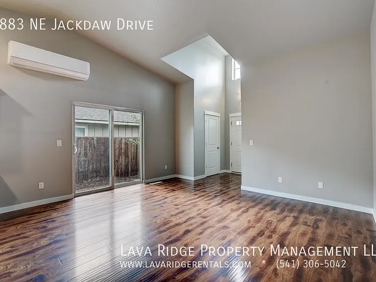 2883 NE Jackdaw Dr — Photo 5