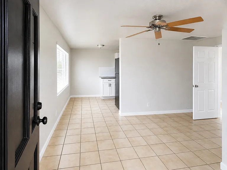 419 S Spring Blvd #419 — Photo 3