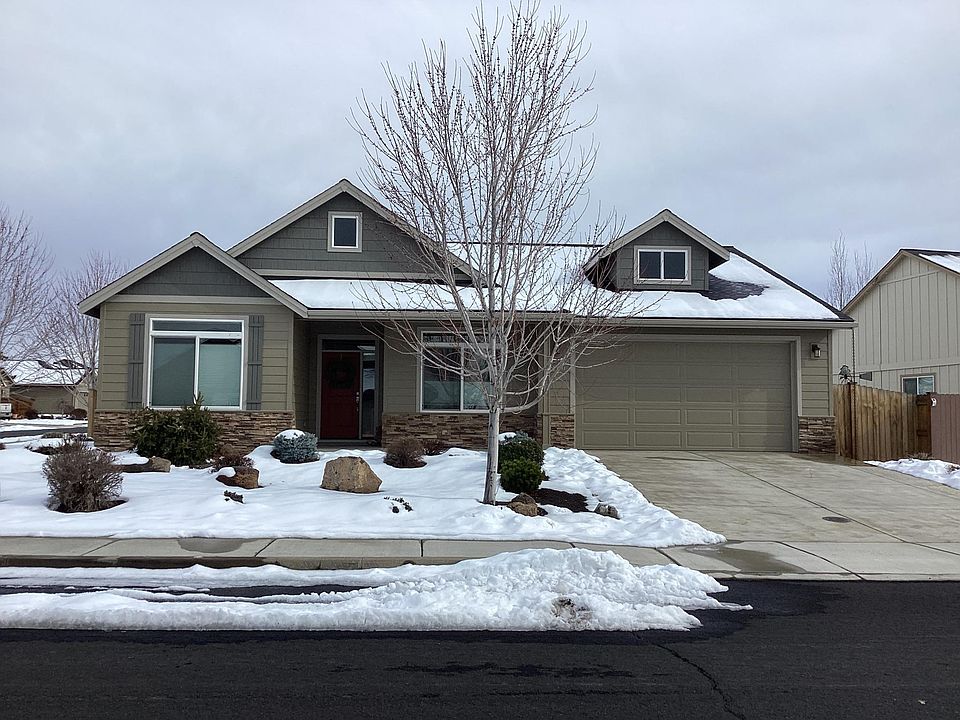 1st image of 3160 NW Canyon Dr