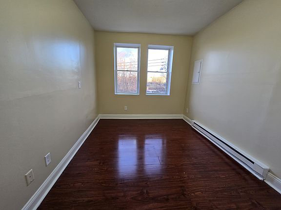 4th image of 72 Mill River St #1E