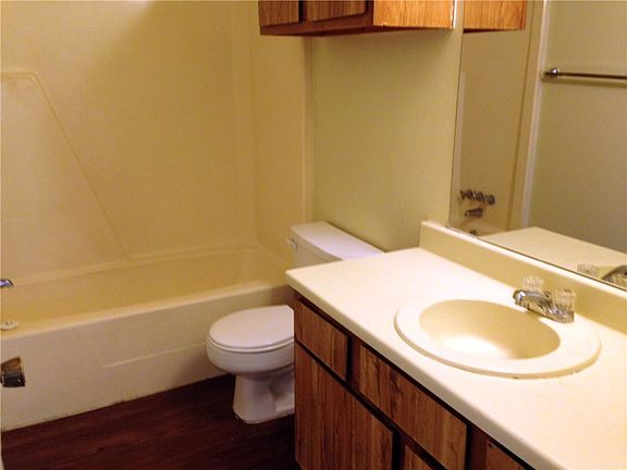 4th image of 2003 Longmire Ct APT 9