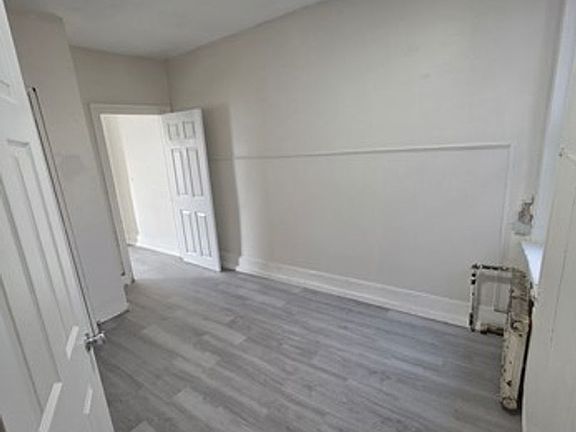 4th image of 3039 Boudinot St