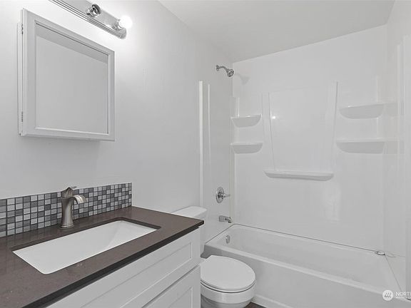 3rd image of 3571 E Portland Ave #B
