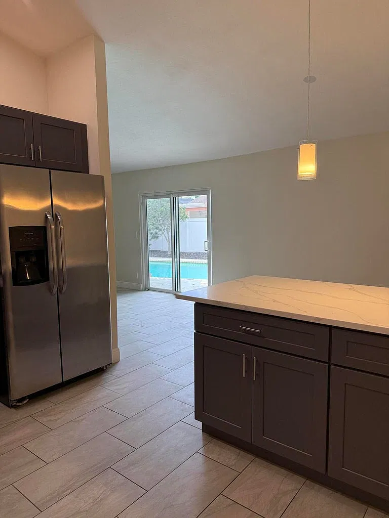 4 bed, 1627 sqft, $3,500 — Photo 4