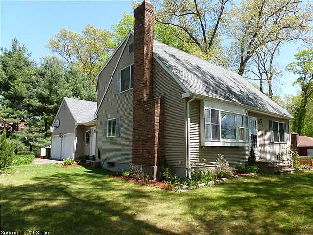 2nd image of 484 Rainbow Rd