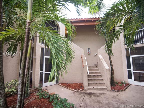 3rd image of 365 SW 86th Ave APT 208