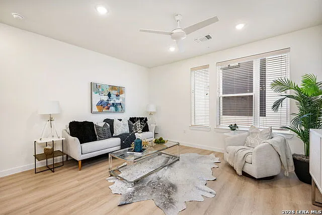 719 E Locust St #3110 — Photo 3