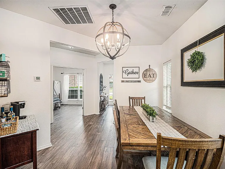 9600 Fox Hill Dr — Photo 6