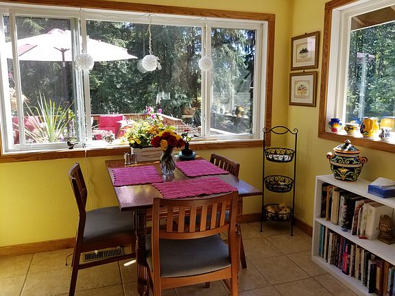 Breakfast Nook