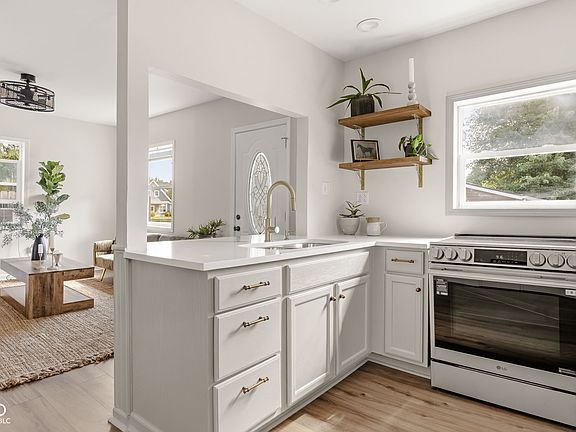 2nd image of 406 W 2nd St