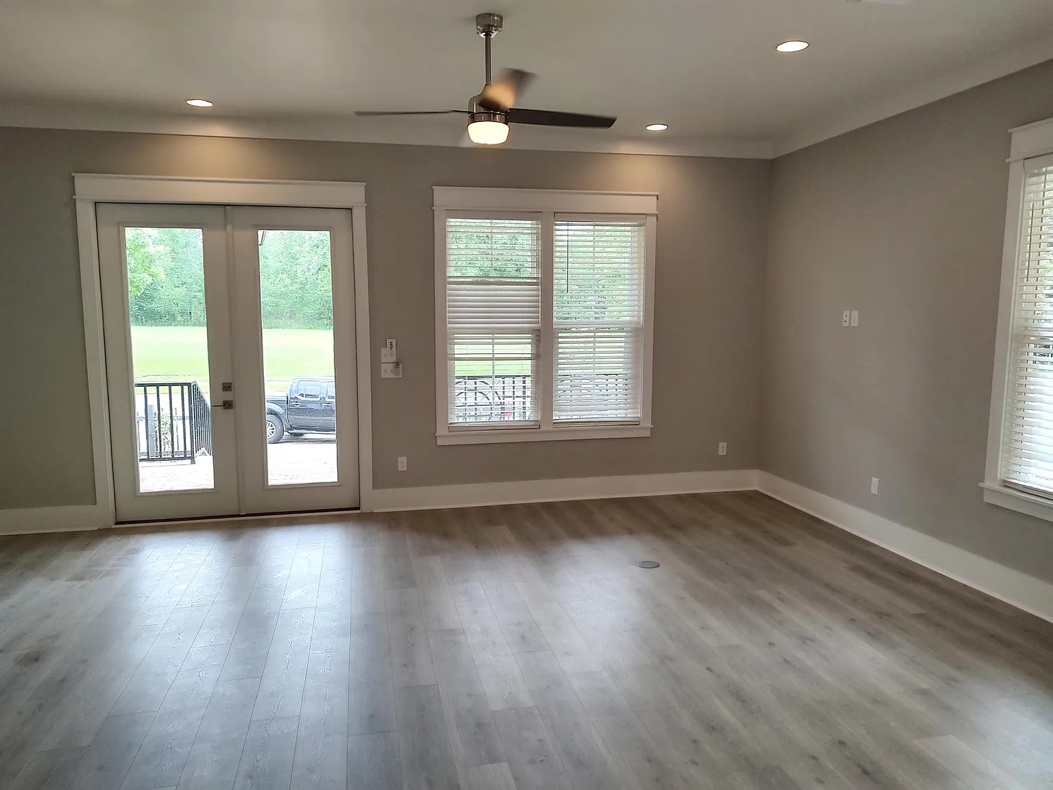 4 bed, 3.5 bath, 2756 sqft, $4,400 — Photo 3
