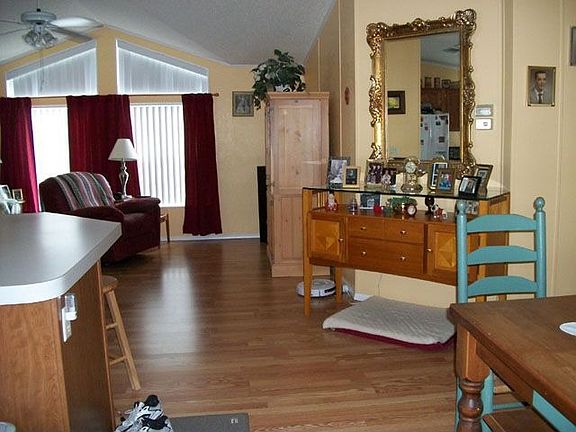 5th image of 1727 Poppy Cir