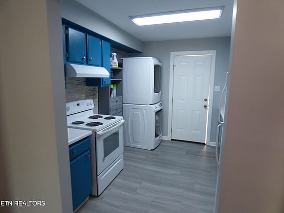 4th image of 153 Travis Dr