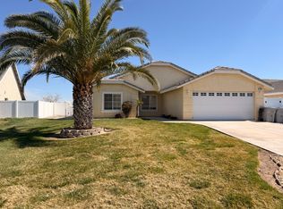 13805 Driftwood Dr, Victorville, CA 92395