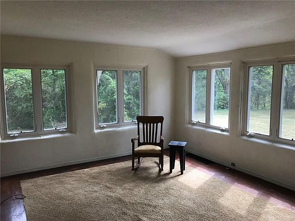 4th image of 208 Valleyview Dr
