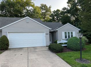 15534 Grosse Pointe Oval, Strongsville, OH