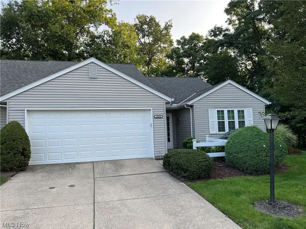 15534 Grosse Pointe Oval, Strongsville, OH 44136