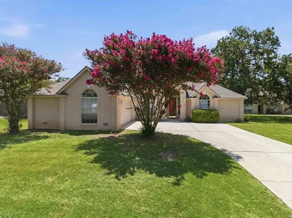 8408 TRACINEY BLVD, San Antonio, TX 78255
