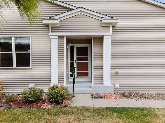 3rd image of 211 River Woods Dr W
