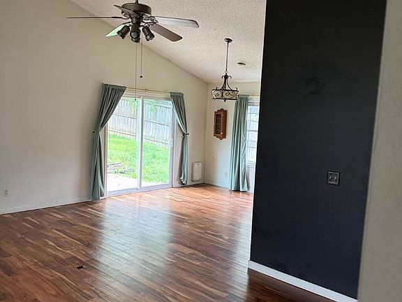 2nd image of 154 Brook Ct