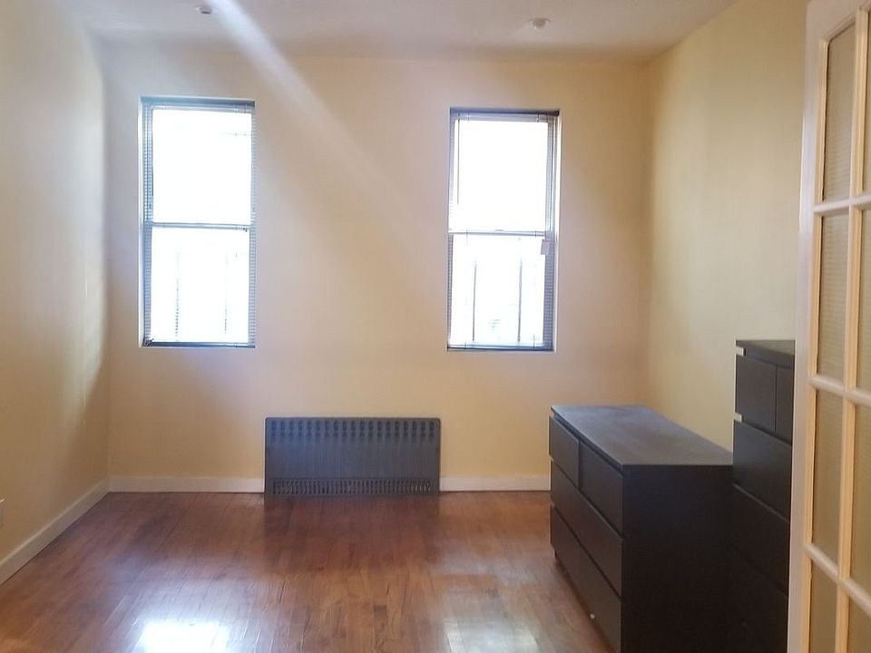1st image of 366 Tompkins Ave APT 2