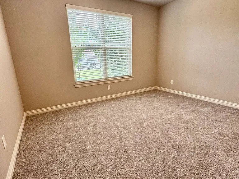 1300 Hickory St — Photo 21
