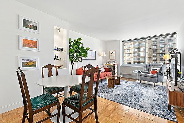 1st image of 215 E 96th St #24E