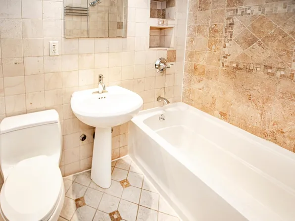 201 Saint Pauls Avenue image 23 of 37