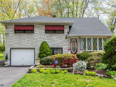 26 Sanford Ave, West Caldwell, NJ, 07006