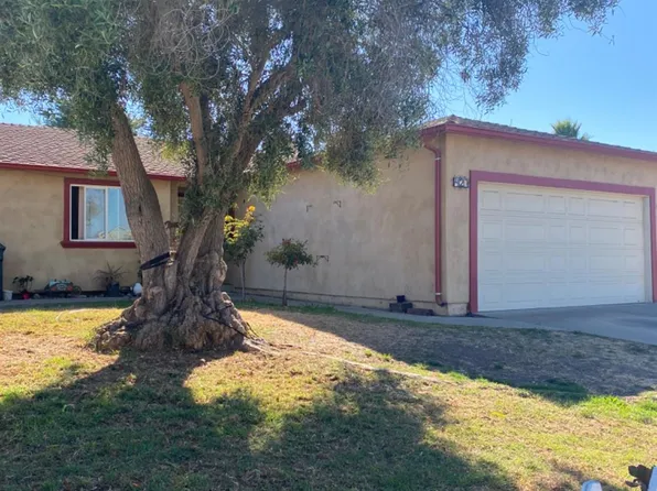 427 Saint Albans Ct, Salinas, CA 93905