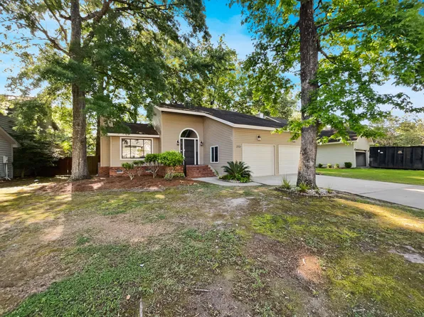 213 Knightsbridge Dr, North Charleston, SC 29418