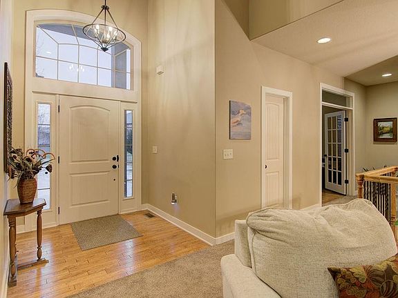 3rd image of 6819 Woodstock Ct