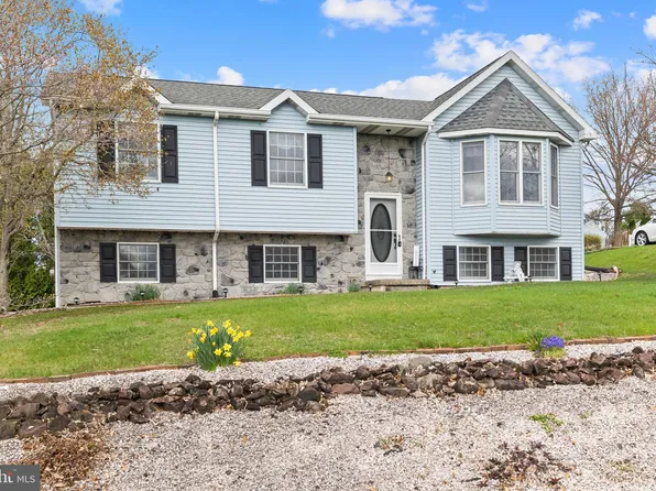 34 N Seasons Dr, Dillsburg, PA 17019