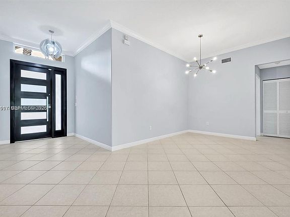 5th image of 16855 SW 49th Ct