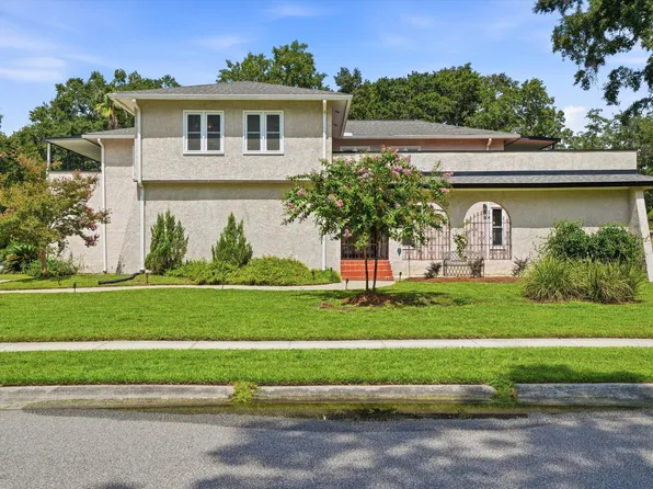 1082 Stonehenge Dr, Hanahan, SC 29410