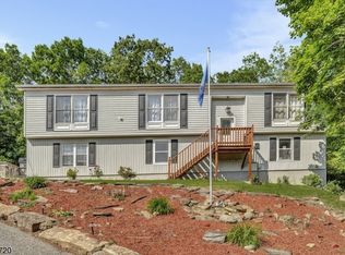 81 Flower Ave, Washington, NJ 07882