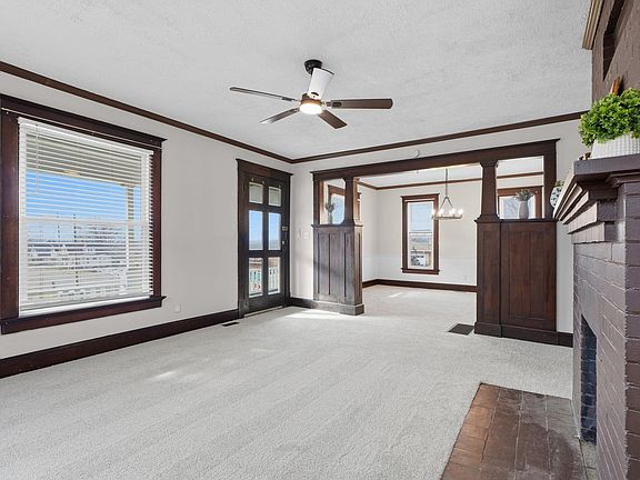 4th image of 2825 Forest Ave