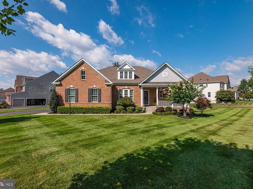 1st image of 24457 Island Pool Ct