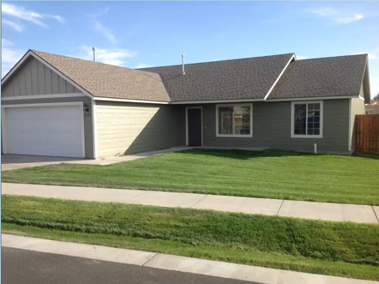 3 bed, 1344 sqft, $1,895 — Photo 1