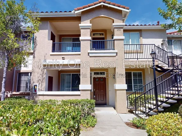 10766 Sabre Hill Dr Unit 154, San Diego, CA 92128