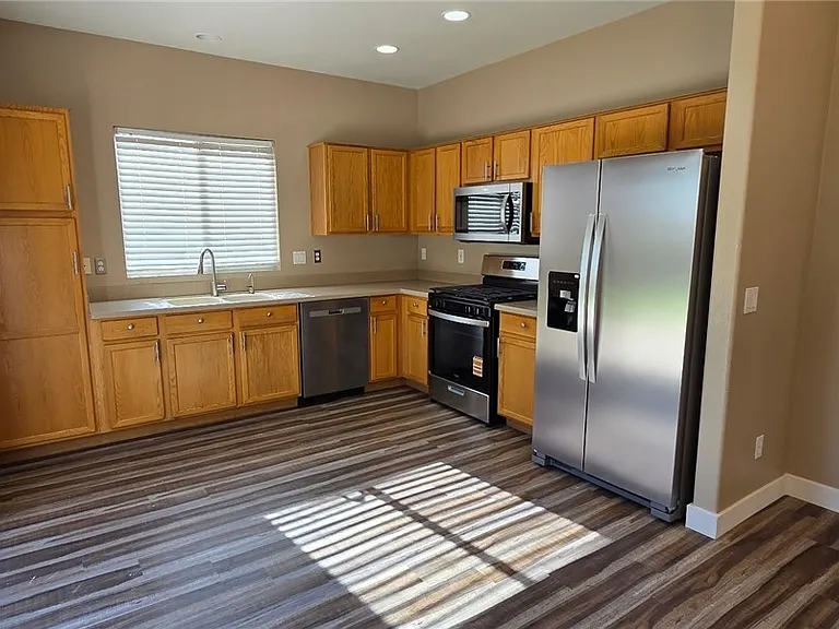 1132 Castle Point Ave — Photo 8