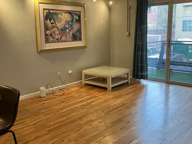 1336 N Logan St — Photo 11